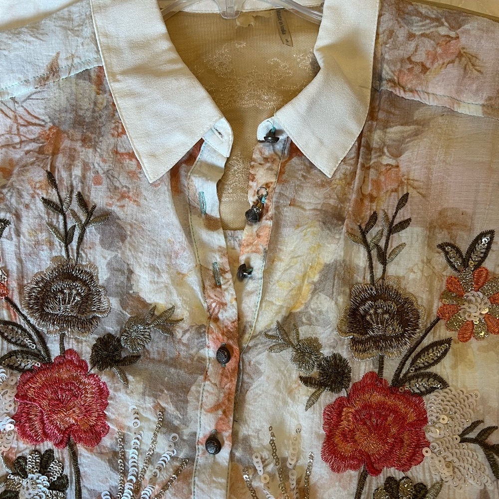 Aratta Floral Embroidered Tunic Blouse - White and Dark Pink Size S - Picture 7 of 9